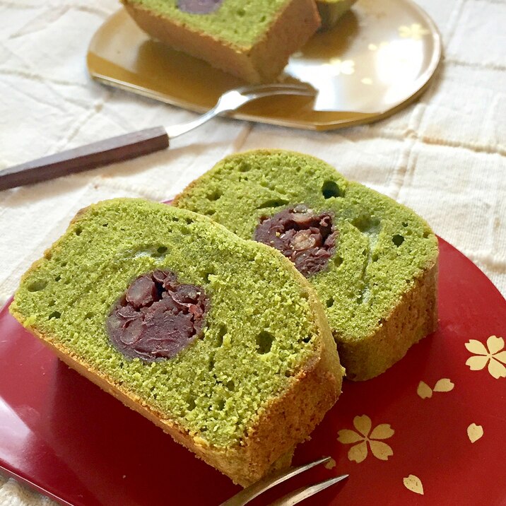 しっとり♡抹茶と粒あんの和風ケーキ